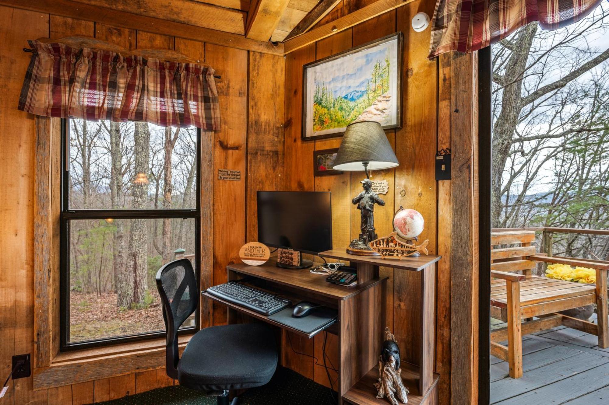 10 Miles Away From The Heart Of It All! Pigeon Forge Εξωτερικό φωτογραφία