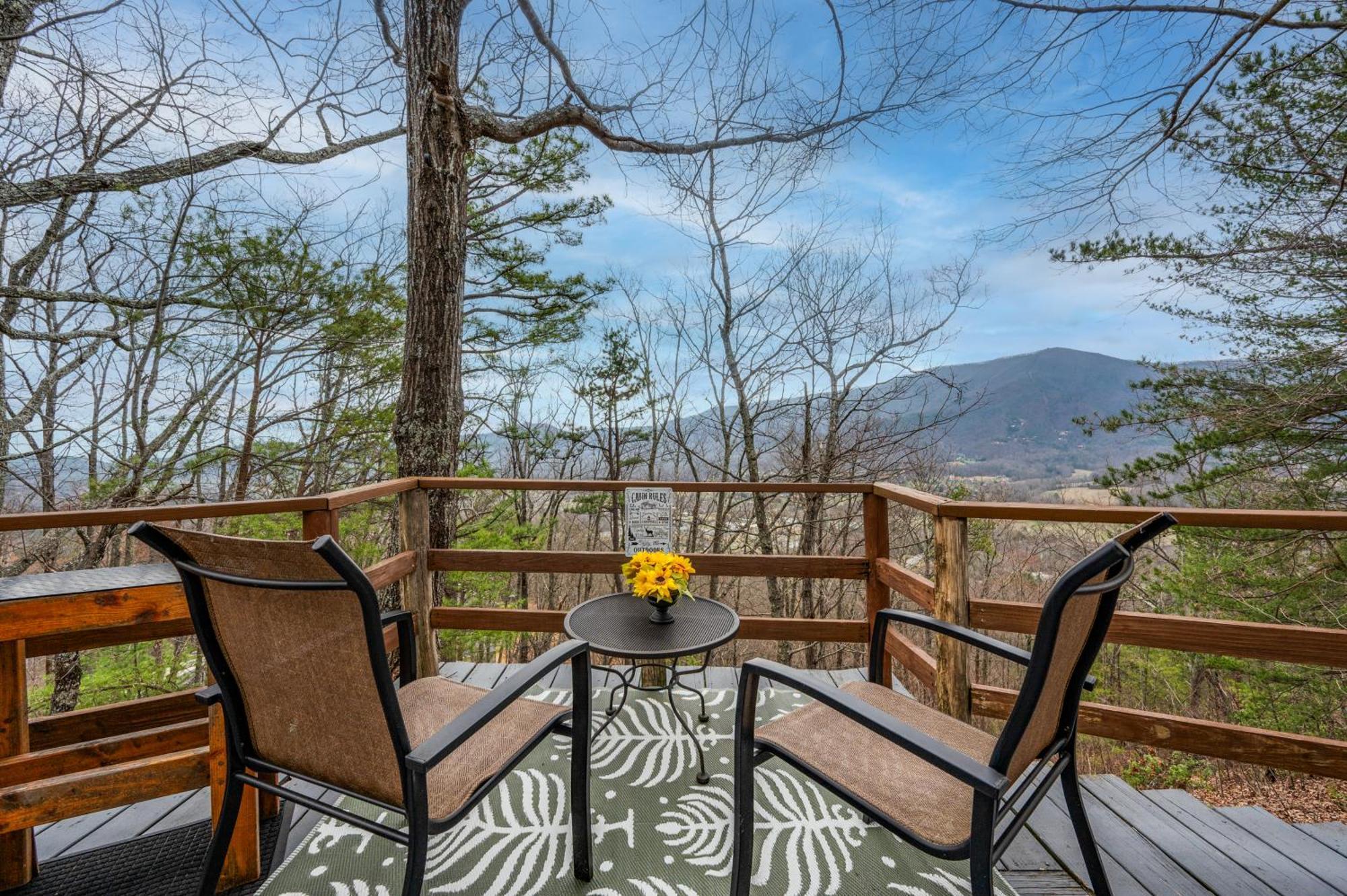 10 Miles Away From The Heart Of It All! Pigeon Forge Εξωτερικό φωτογραφία